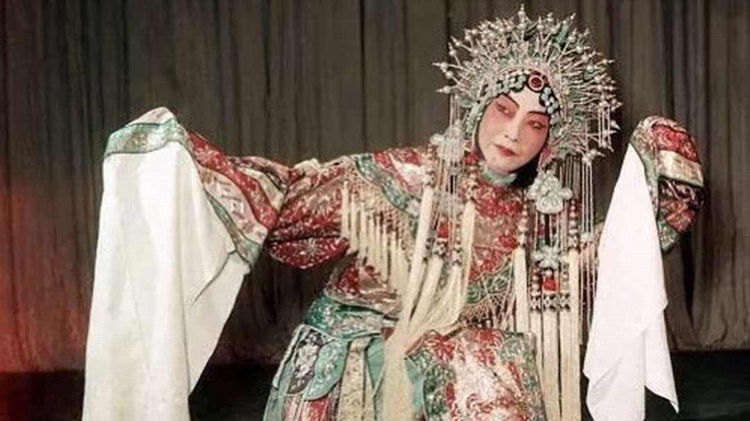 写真要確認　梅蘭芳 関連書籍 4冊セット 京劇 舞台芸術　全文中国語 中国文艺·向经典致敬》——“四大名旦”之梅兰芳完整版